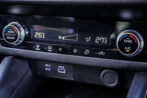 2024 Mitsubishi Outlander ES ZM