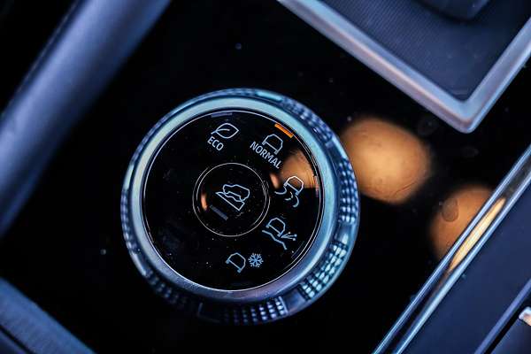 2024 Mitsubishi Outlander ES ZM