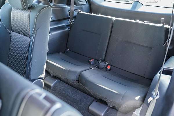 2024 Mitsubishi Outlander ES ZM