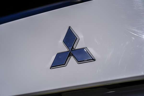 2024 Mitsubishi Outlander ES ZM