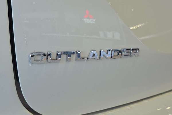 2025 Mitsubishi Outlander PHEV Exceed ZM