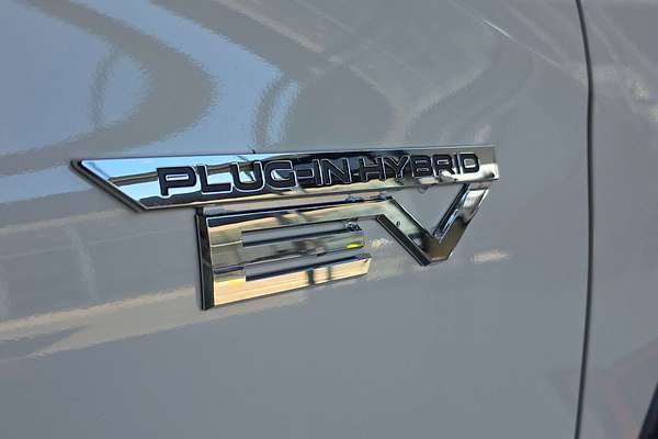 2025 Mitsubishi Outlander PHEV Exceed ZM