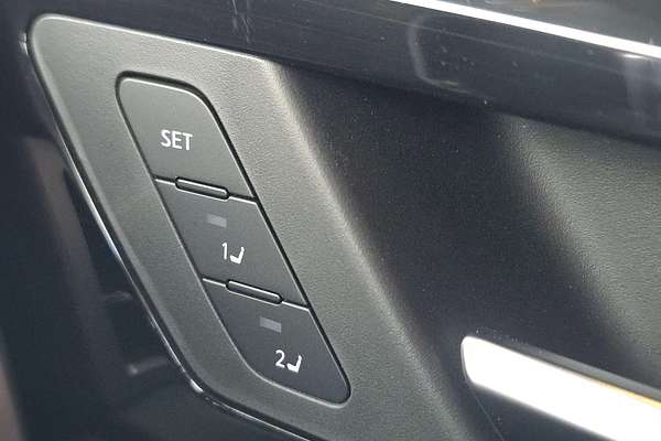 2025 Mitsubishi Outlander PHEV Exceed ZM