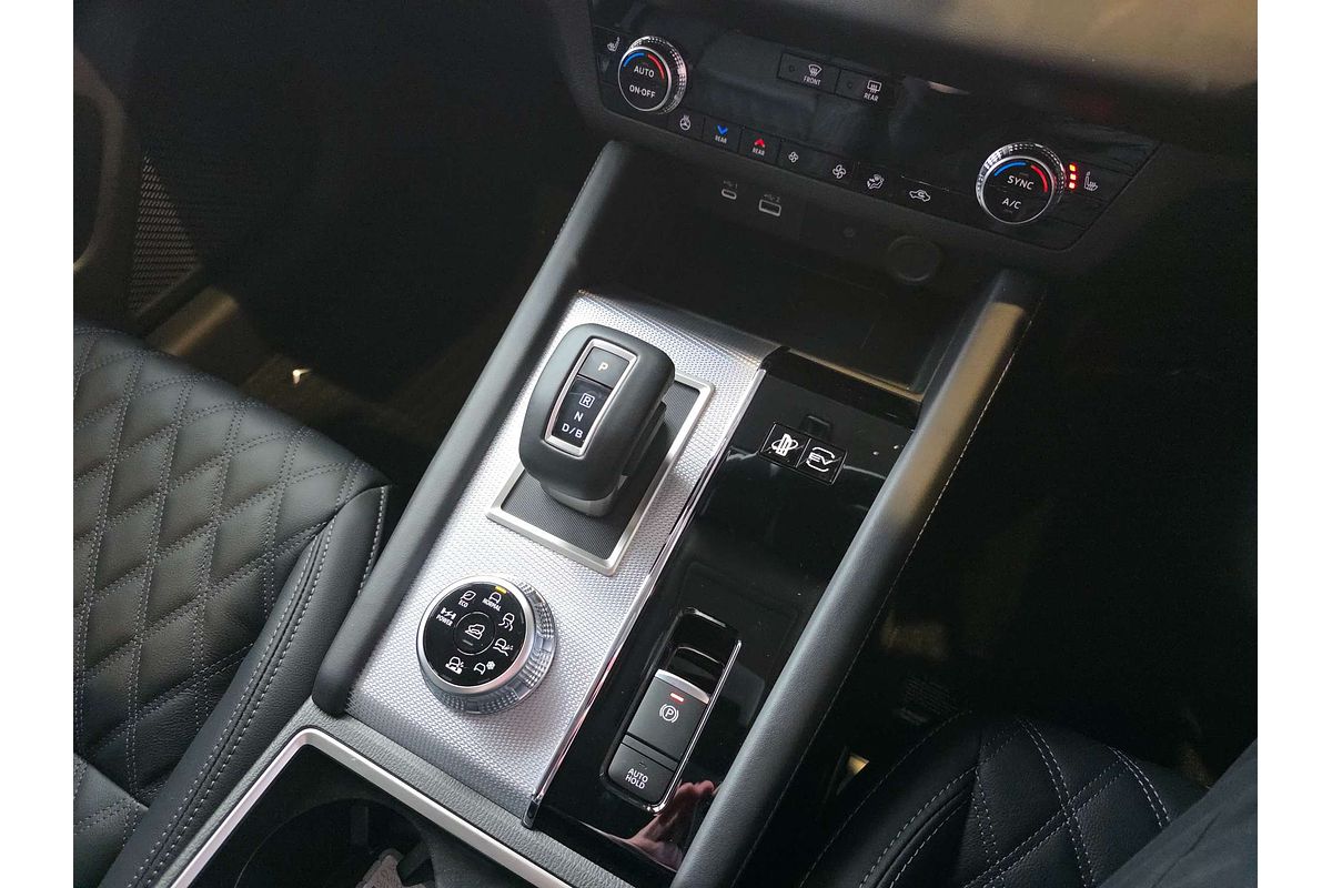2025 Mitsubishi Outlander PHEV Exceed ZM