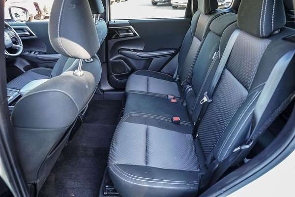 2024 Mitsubishi Outlander ES ZM