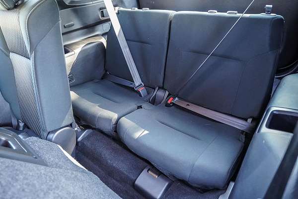 2024 Mitsubishi Outlander ES ZM
