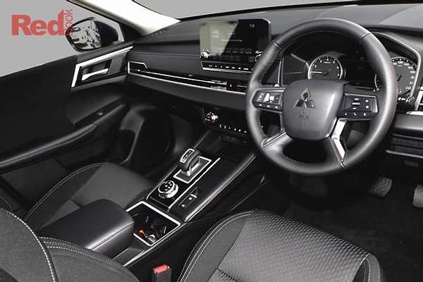 2025 Mitsubishi Outlander LS ZM
