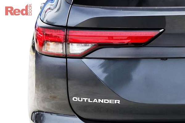 2025 Mitsubishi Outlander LS ZM