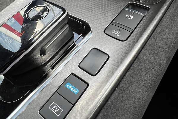 2025 Nissan QASHQAI N-DESIGN e-POWER J12