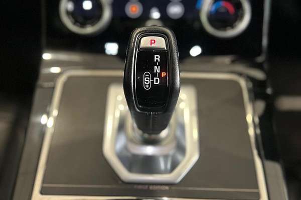2019 Land Rover Range Rover Evoque P300 R-Dynamic SE L551