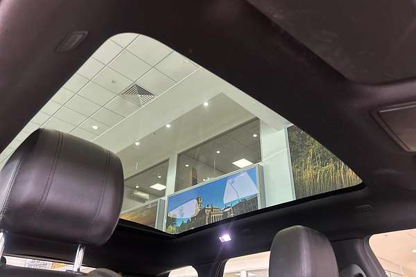 2019 Land Rover Range Rover Evoque P300 R-Dynamic SE L551