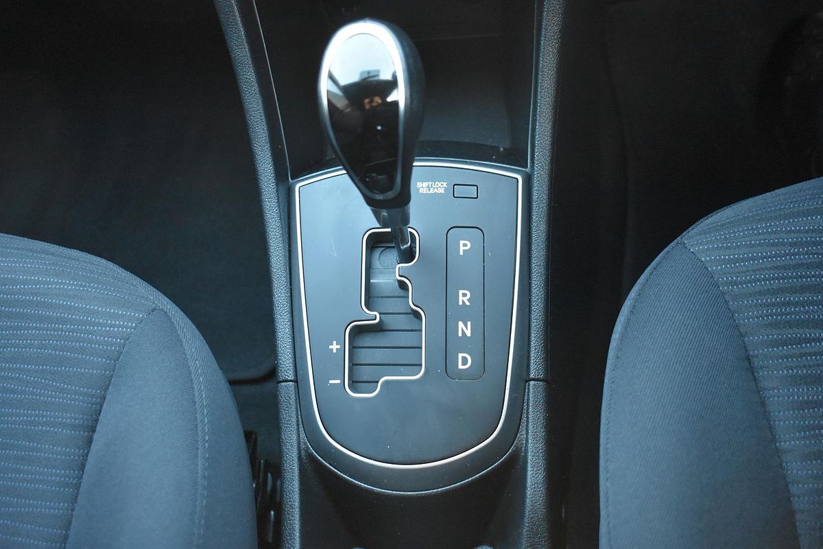 2019 Hyundai Accent Sport RB6