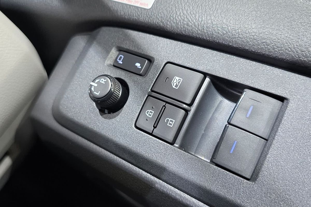 2025 Toyota Hiace GDH300R LWB