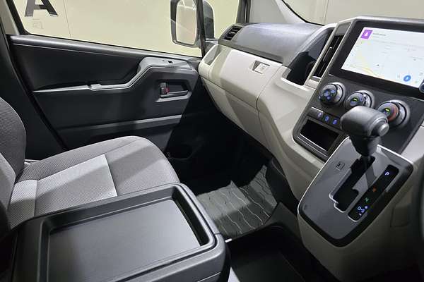 2025 Toyota Hiace GDH300R LWB