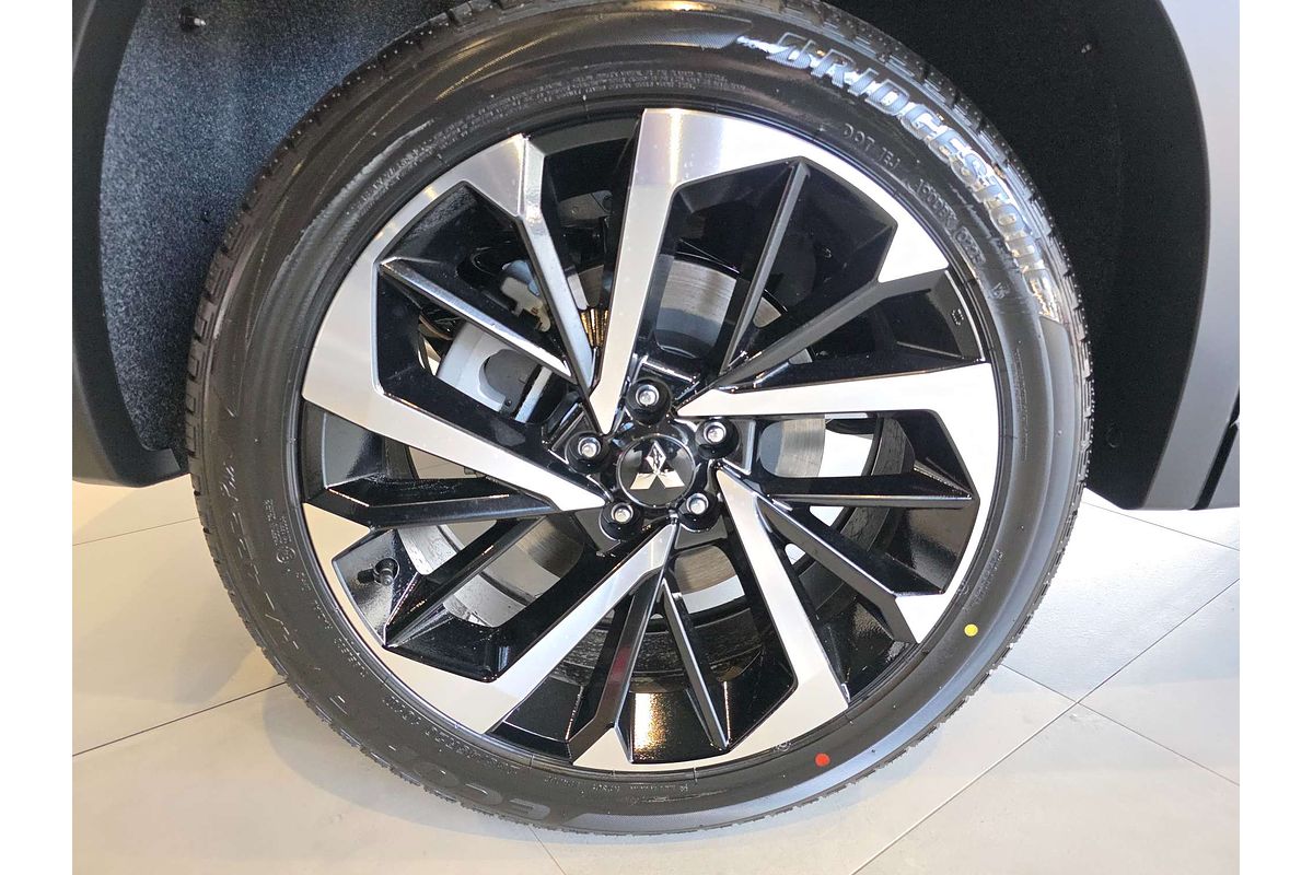2025 Mitsubishi Outlander PHEV Aspire ZM