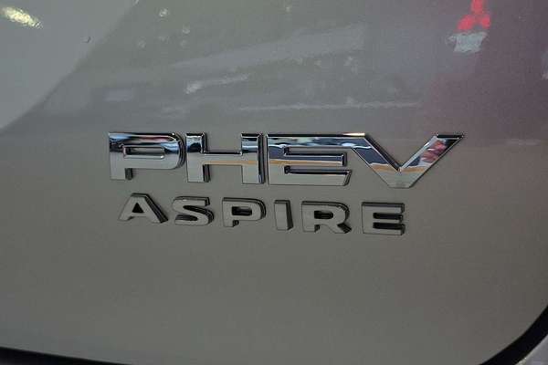 2025 Mitsubishi Outlander PHEV Aspire ZM