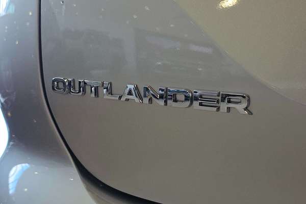 2025 Mitsubishi Outlander PHEV Aspire ZM