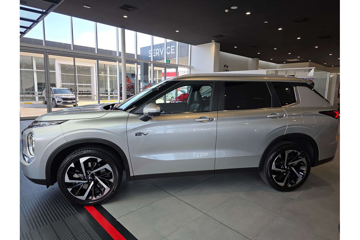 2025 Mitsubishi Outlander PHEV Aspire ZM