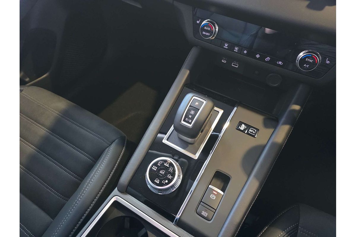 2025 Mitsubishi Outlander PHEV Aspire ZM
