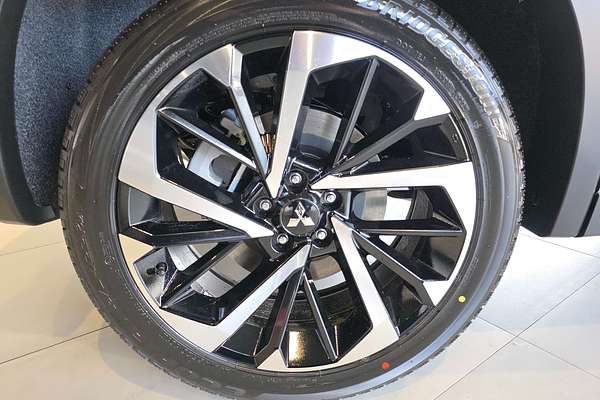 2025 Mitsubishi Outlander PHEV Aspire ZM