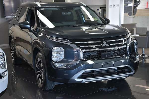 2025 Mitsubishi Outlander LS ZM
