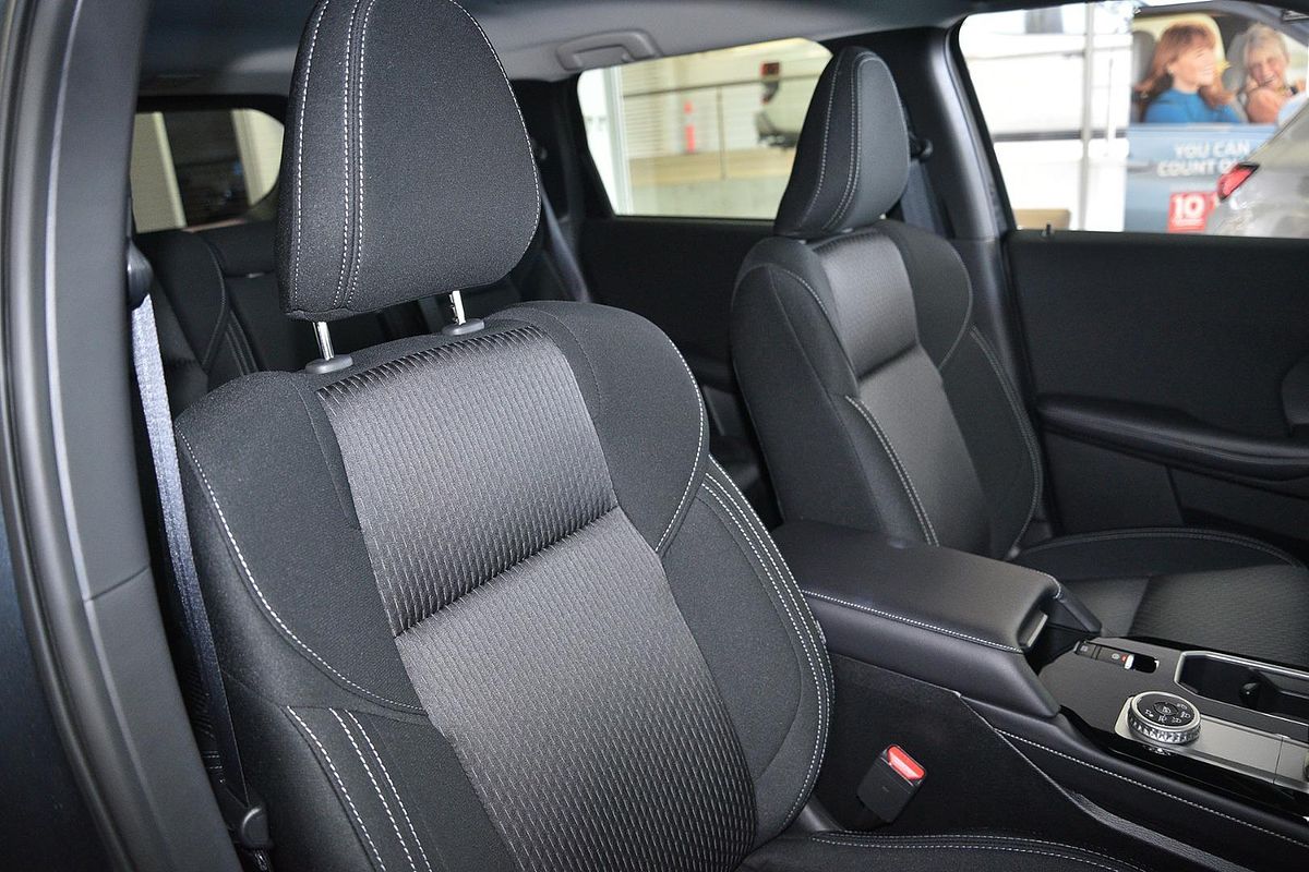 2025 Mitsubishi Outlander LS ZM
