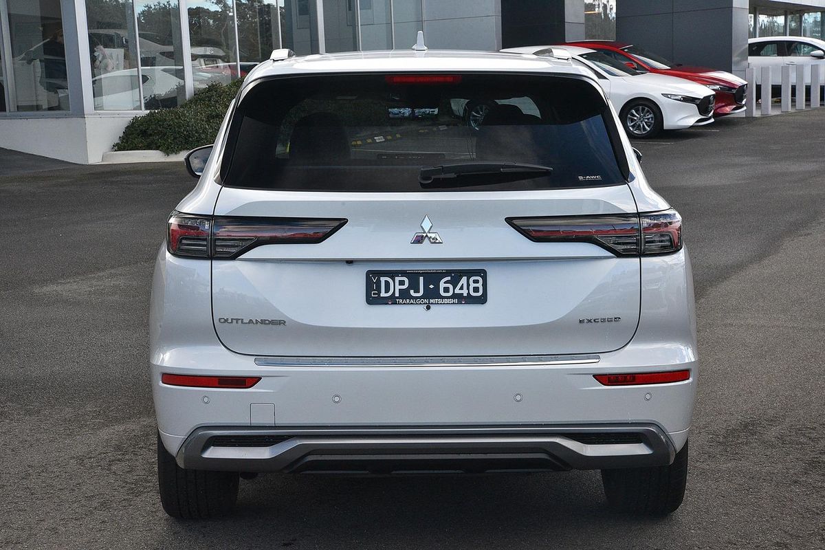 2025 Mitsubishi Outlander Exceed ZM