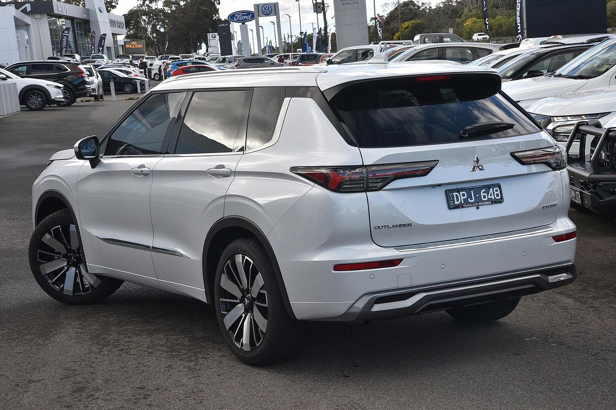 2025 Mitsubishi Outlander Exceed ZM