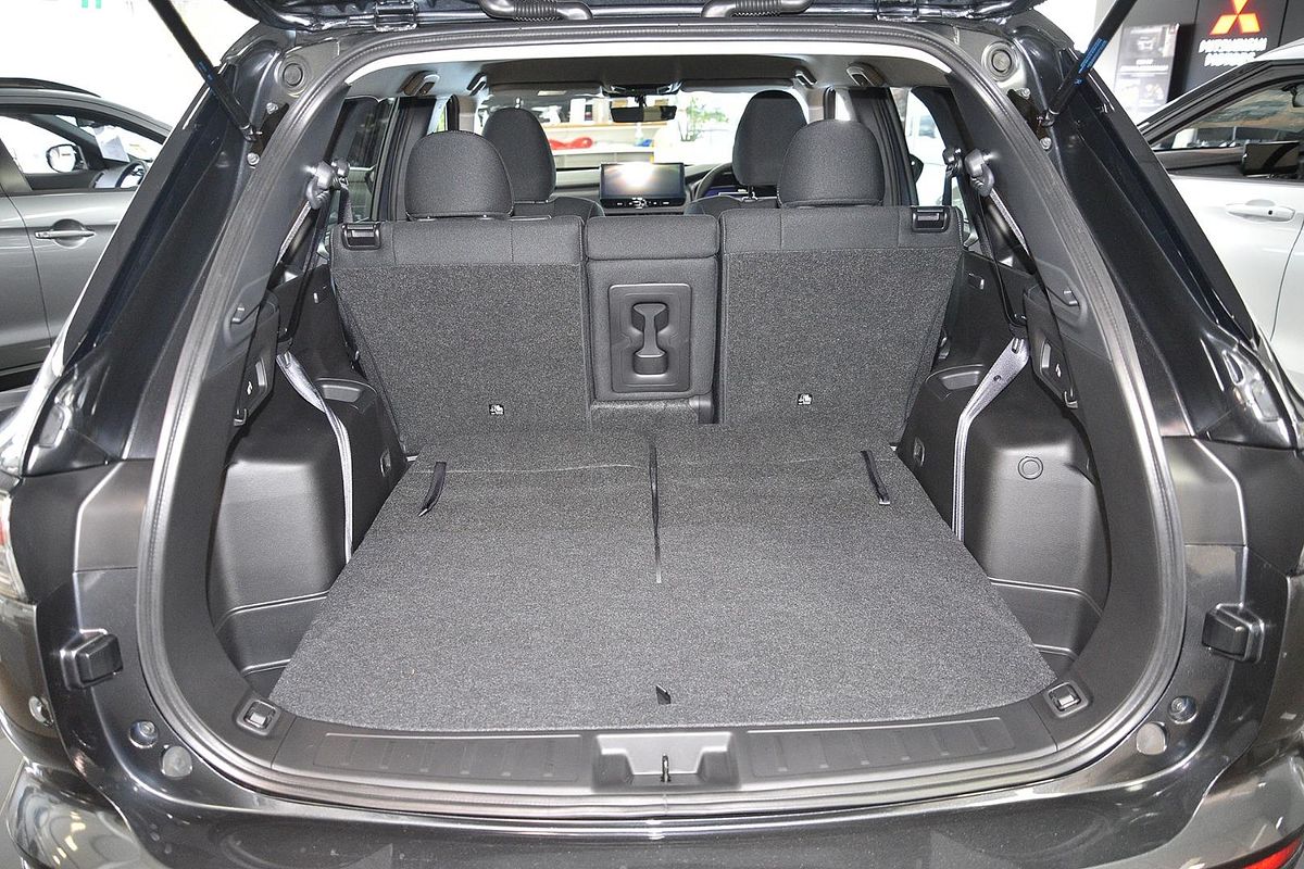 2025 Mitsubishi Outlander LS ZM
