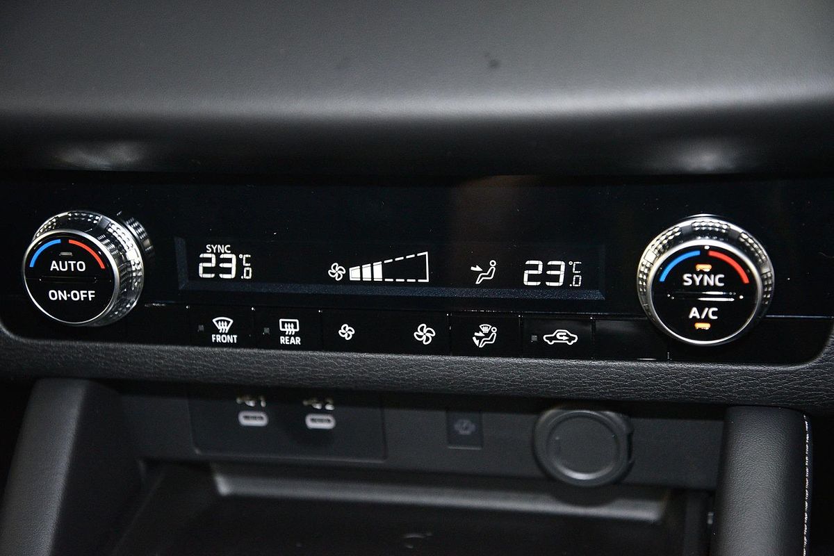 2025 Mitsubishi Outlander LS ZM