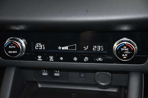2025 Mitsubishi Outlander LS ZM