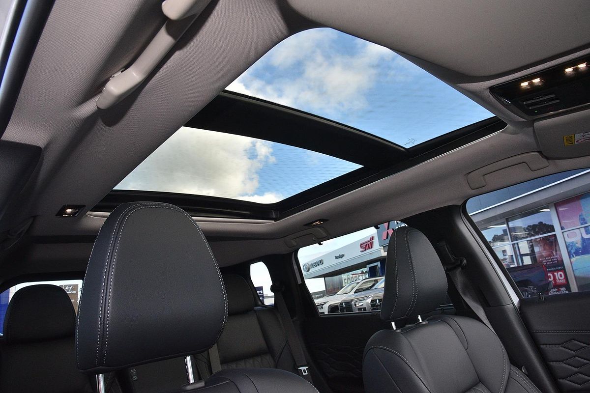 2025 Mitsubishi Outlander Exceed ZM