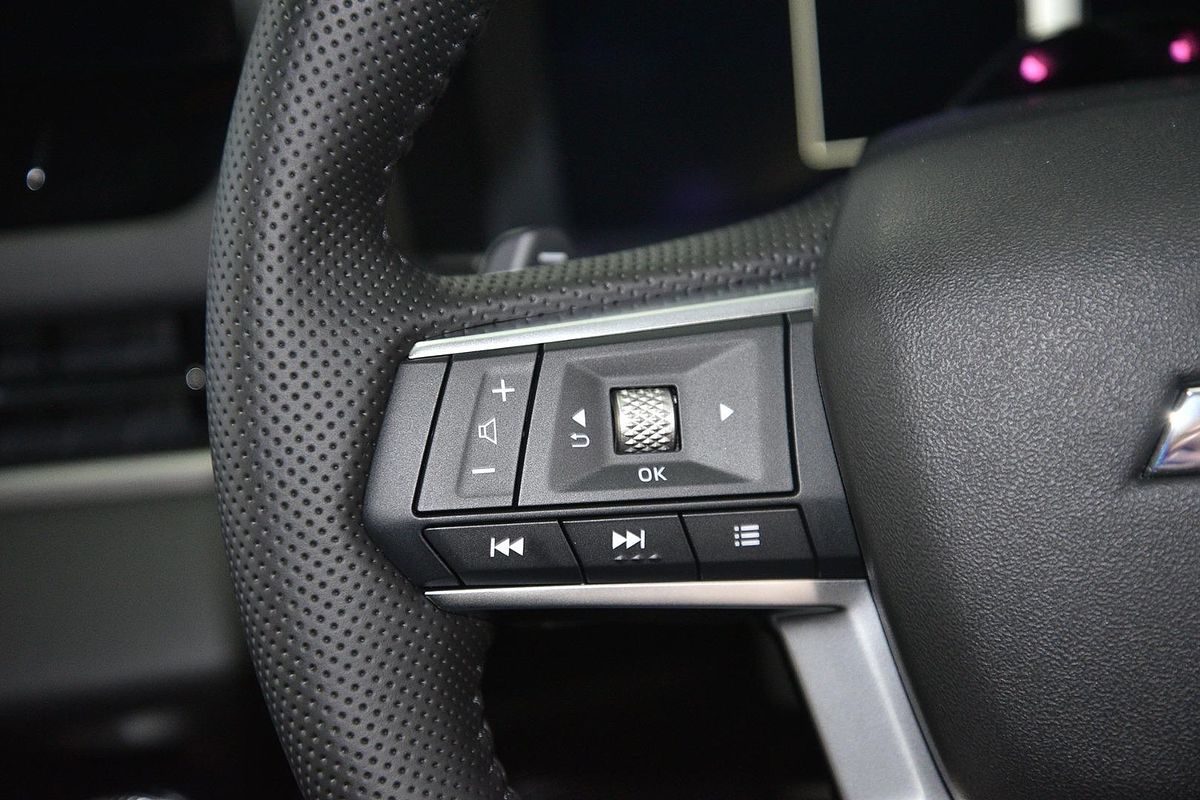 2025 Mitsubishi Outlander LS ZM