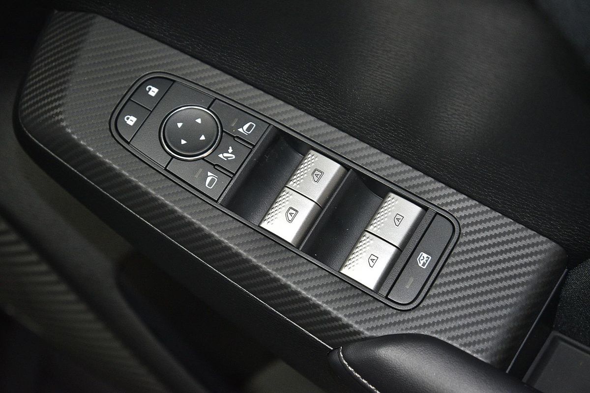 2025 Mitsubishi Outlander LS ZM