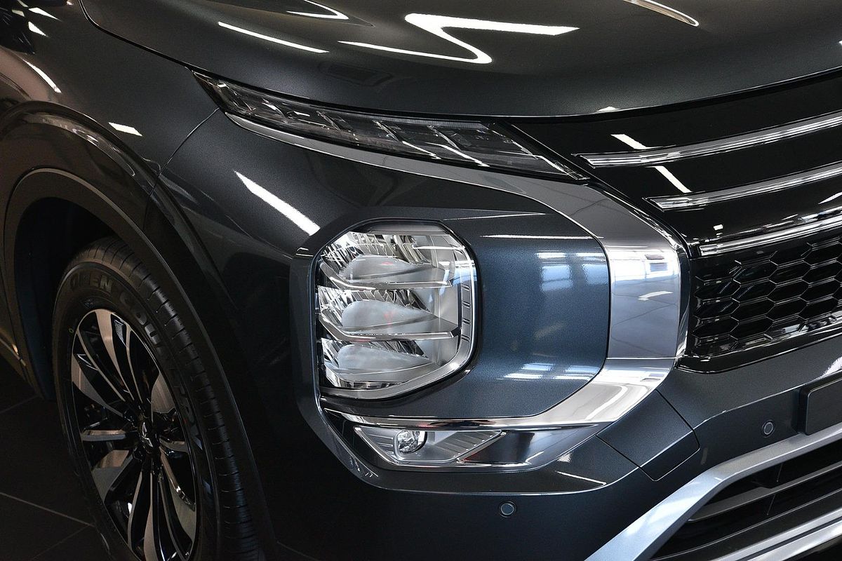 2025 Mitsubishi Outlander LS ZM