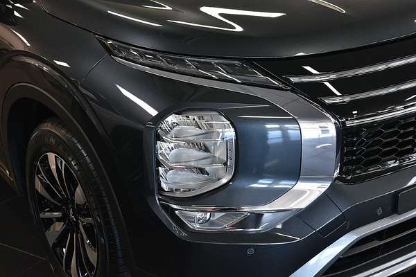 2025 Mitsubishi Outlander LS ZM