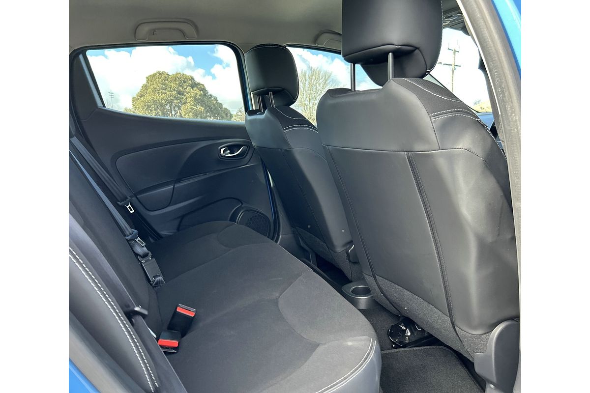 2015 Renault Clio Expression IV B98