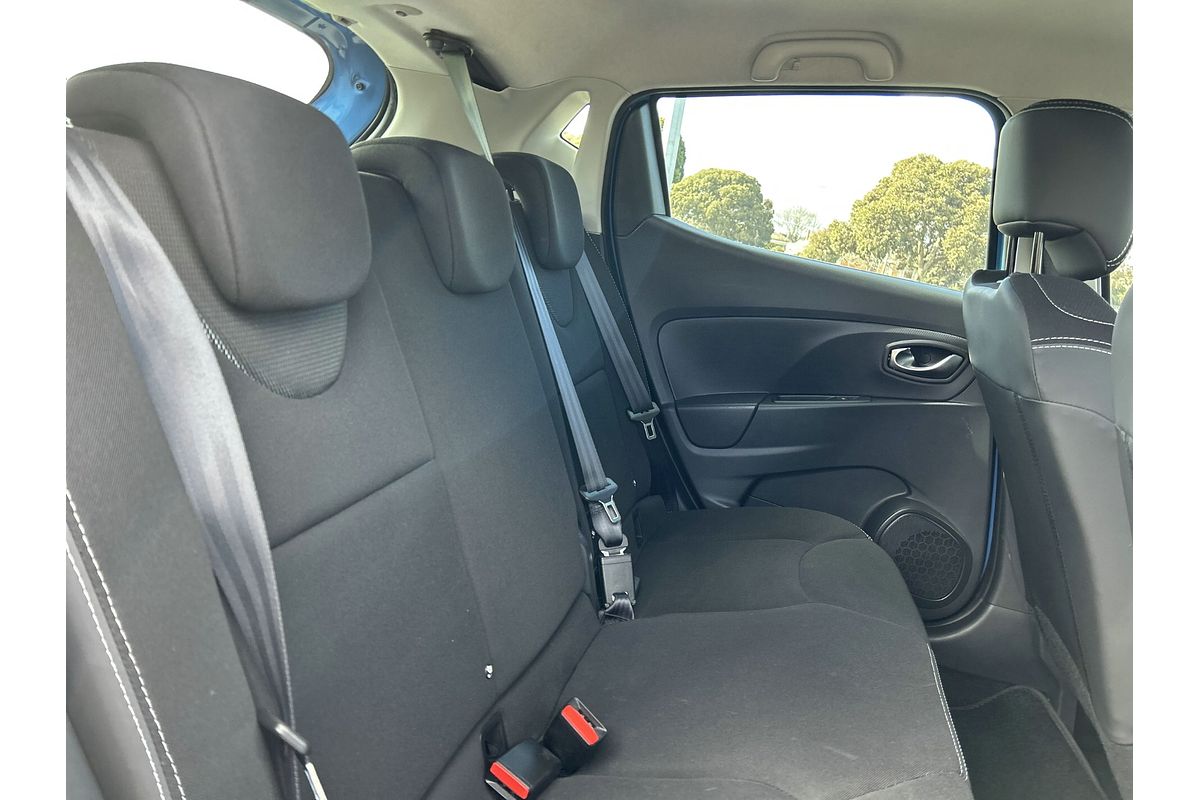 2015 Renault Clio Expression IV B98
