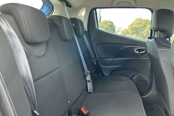 2015 Renault Clio Expression IV B98
