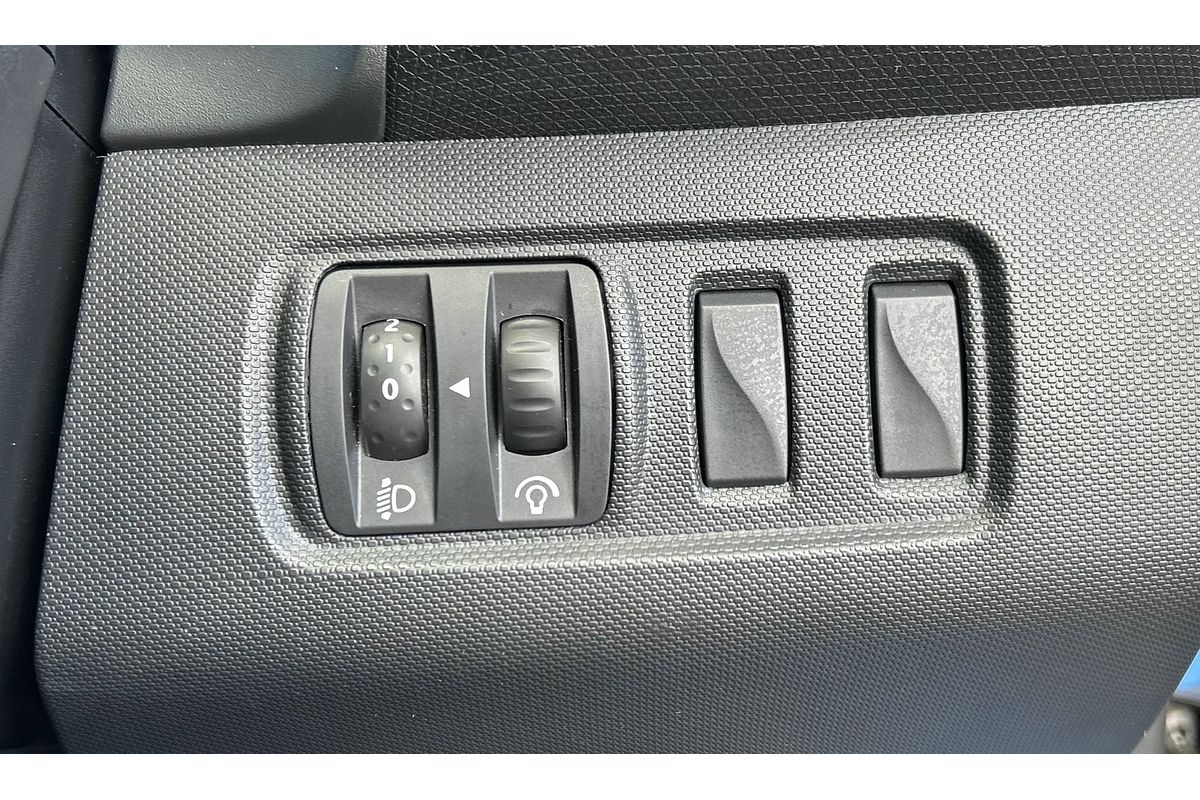 2015 Renault Clio Expression IV B98