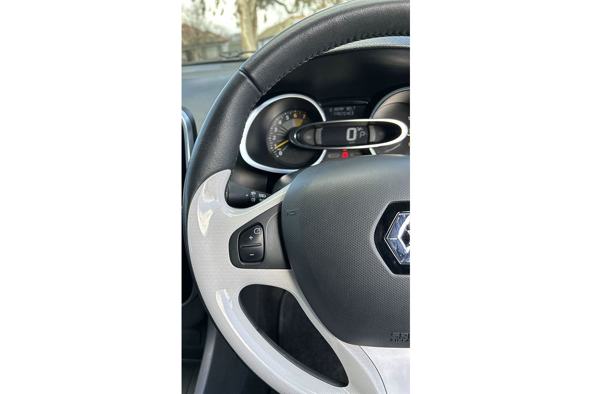 2015 Renault Clio Expression IV B98