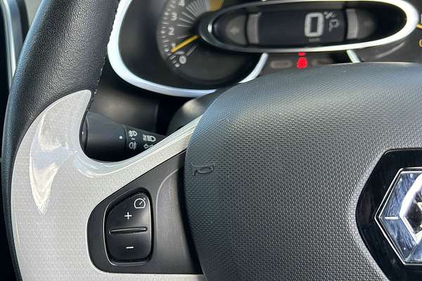 2015 Renault Clio Expression IV B98