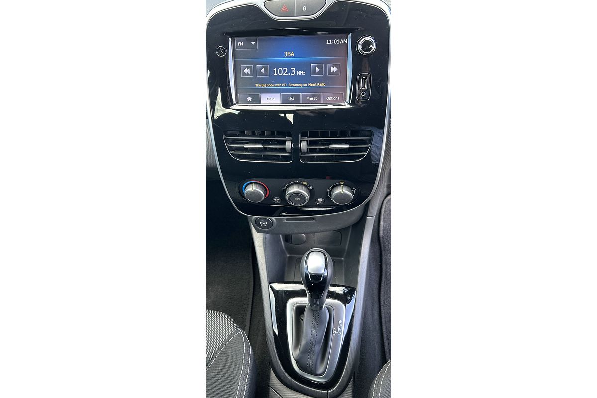 2015 Renault Clio Expression IV B98