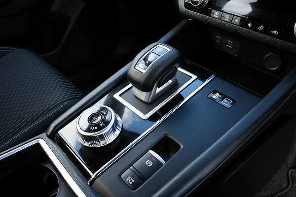 2023 Mitsubishi Outlander PHEV ES ZM