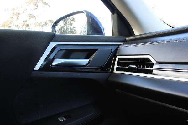 2023 Mitsubishi Outlander PHEV ES ZM