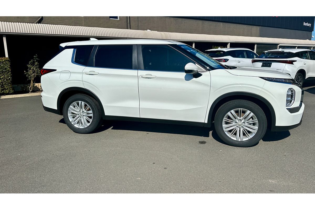 2024 Mitsubishi Outlander ES ZM