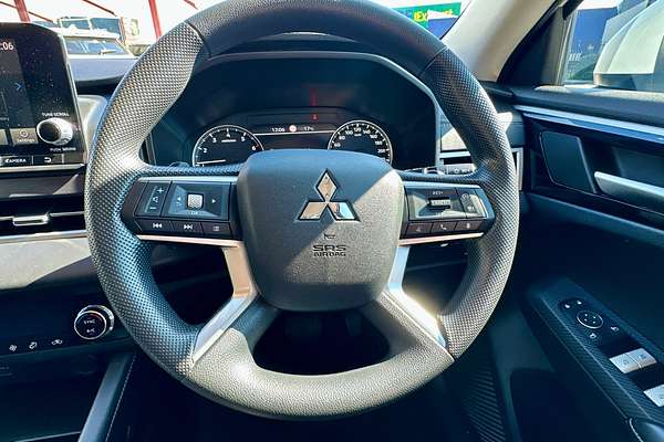 2024 Mitsubishi Outlander ES ZM