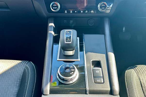 2024 Mitsubishi Outlander ES ZM