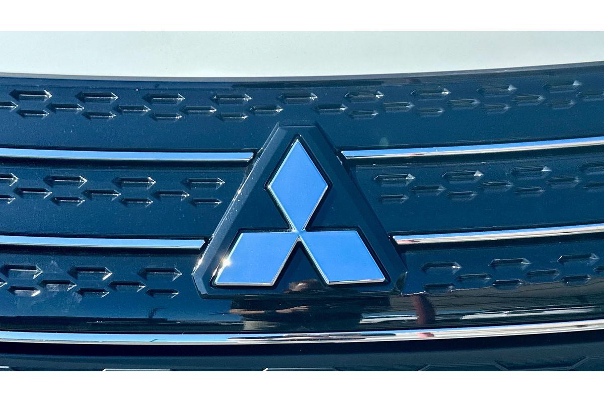 2024 Mitsubishi Outlander ES ZM