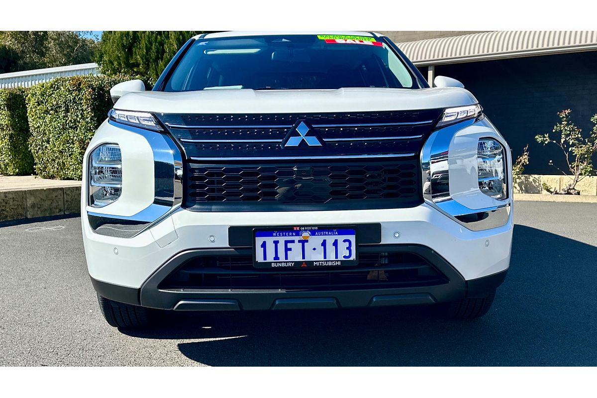 2024 Mitsubishi Outlander ES ZM